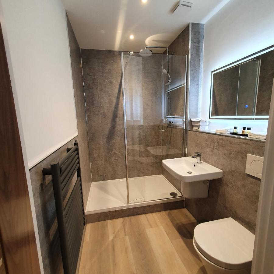 Central Penthouse With Hot Tub & Views 24 Cheltenham Exteriér fotografie