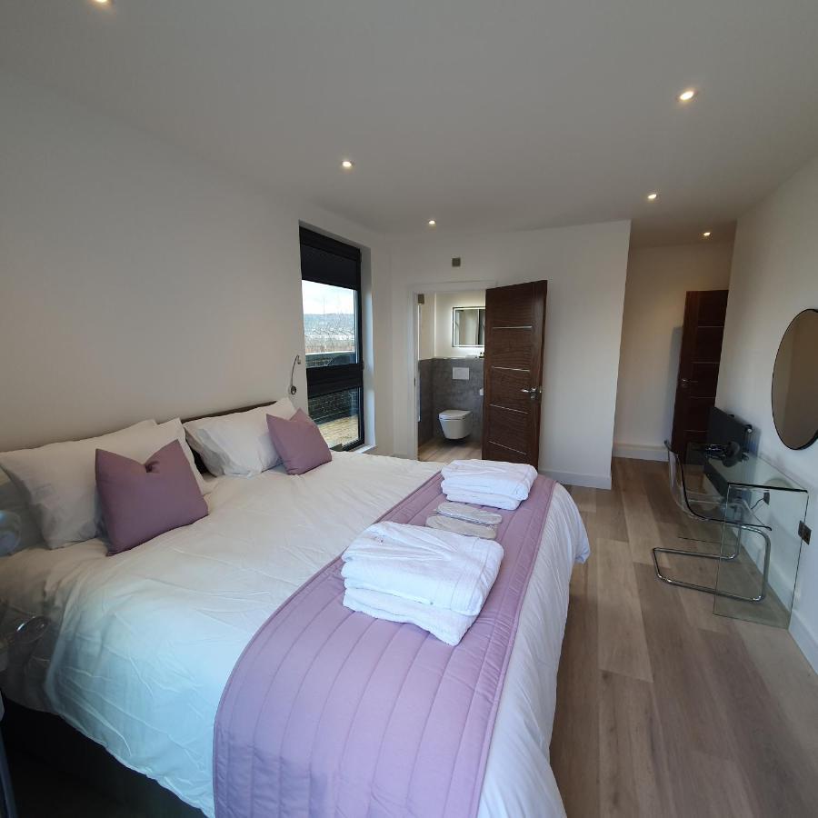 Central Penthouse With Hot Tub & Views 24 Cheltenham Exteriér fotografie