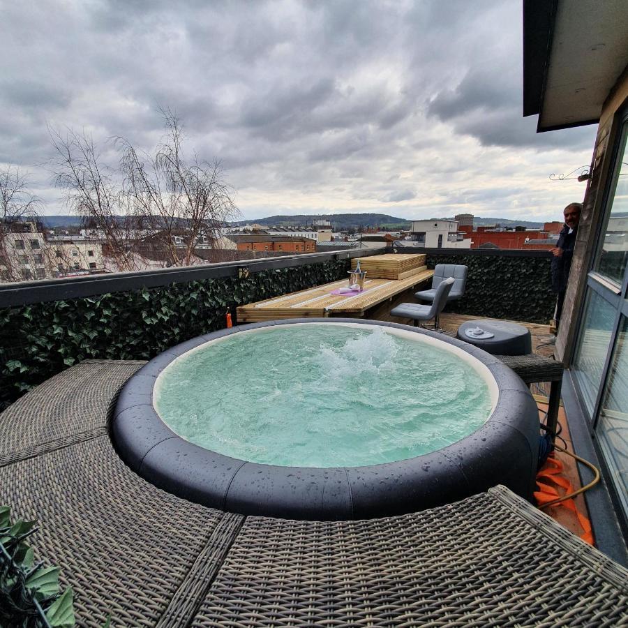 Central Penthouse With Hot Tub & Views 24 Cheltenham Exteriér fotografie