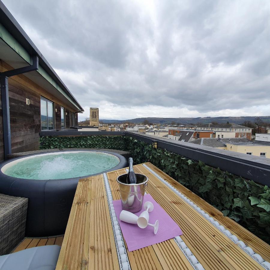 Central Penthouse With Hot Tub & Views 24 Cheltenham Exteriér fotografie